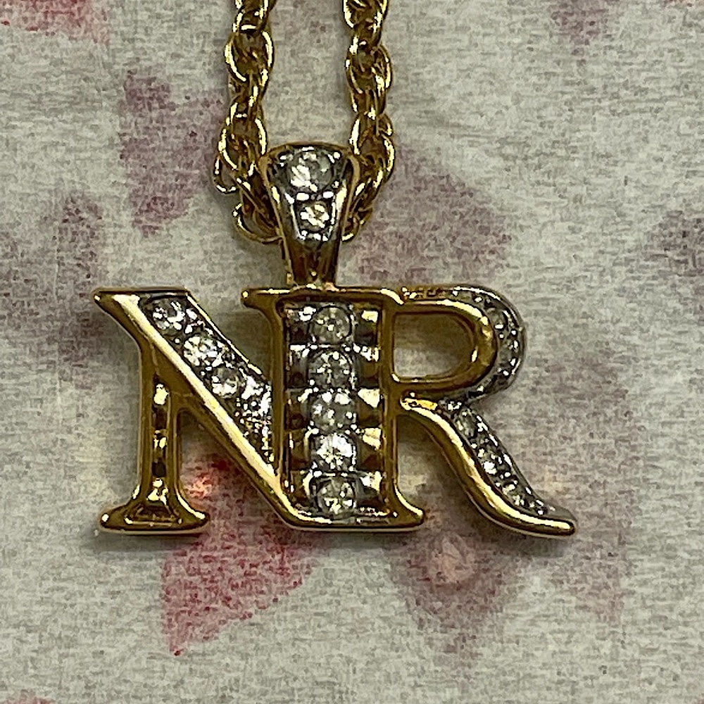 NWOT Nina Ricci Pendant Necklace